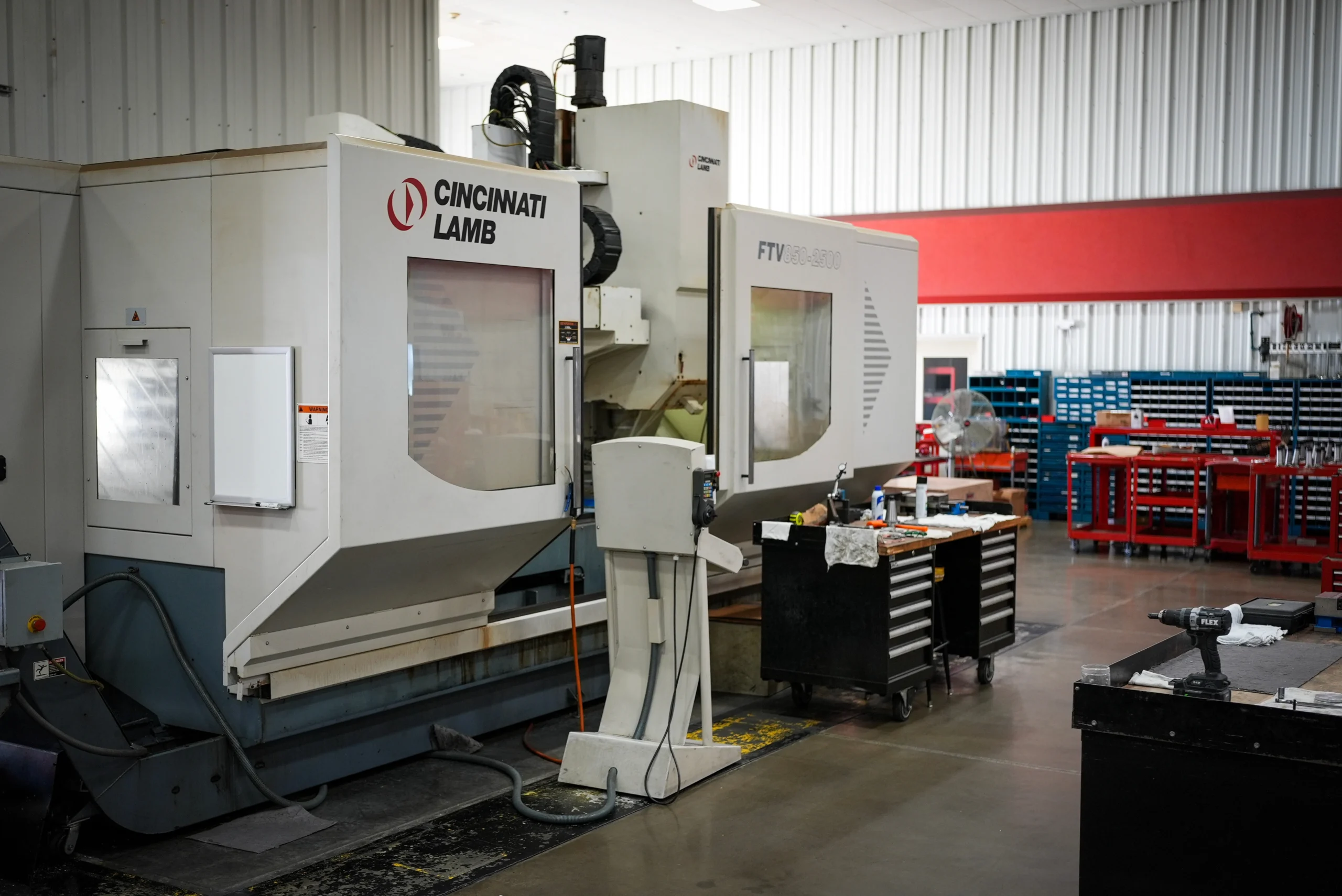 Cincinnati Lamb FTV850 vertical machining center with 4th-axis rotary and large machine envelope at ETG facility